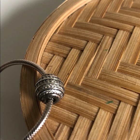 Pandora silver bracelet with charm beads - Picture 4 of 5